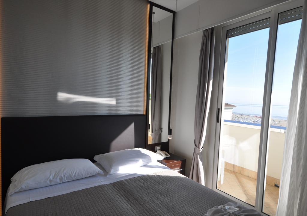Hotel Adriatic&Beauty Rimini Extérieur photo