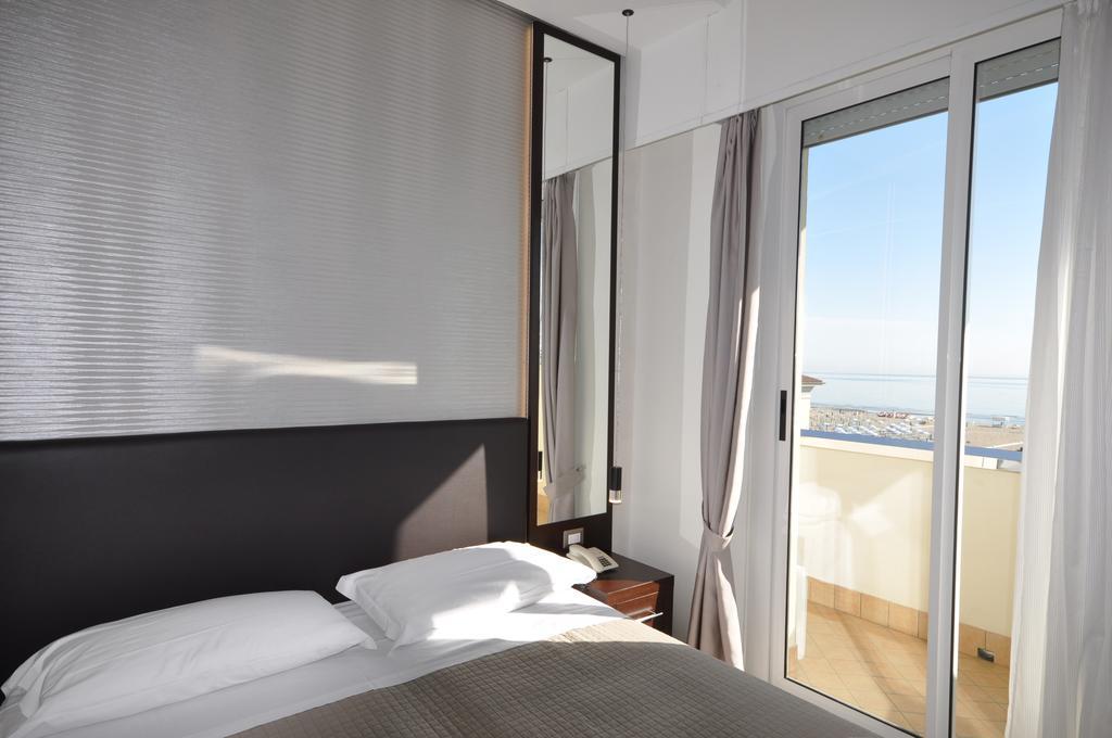 Hotel Adriatic&Beauty Rimini Extérieur photo