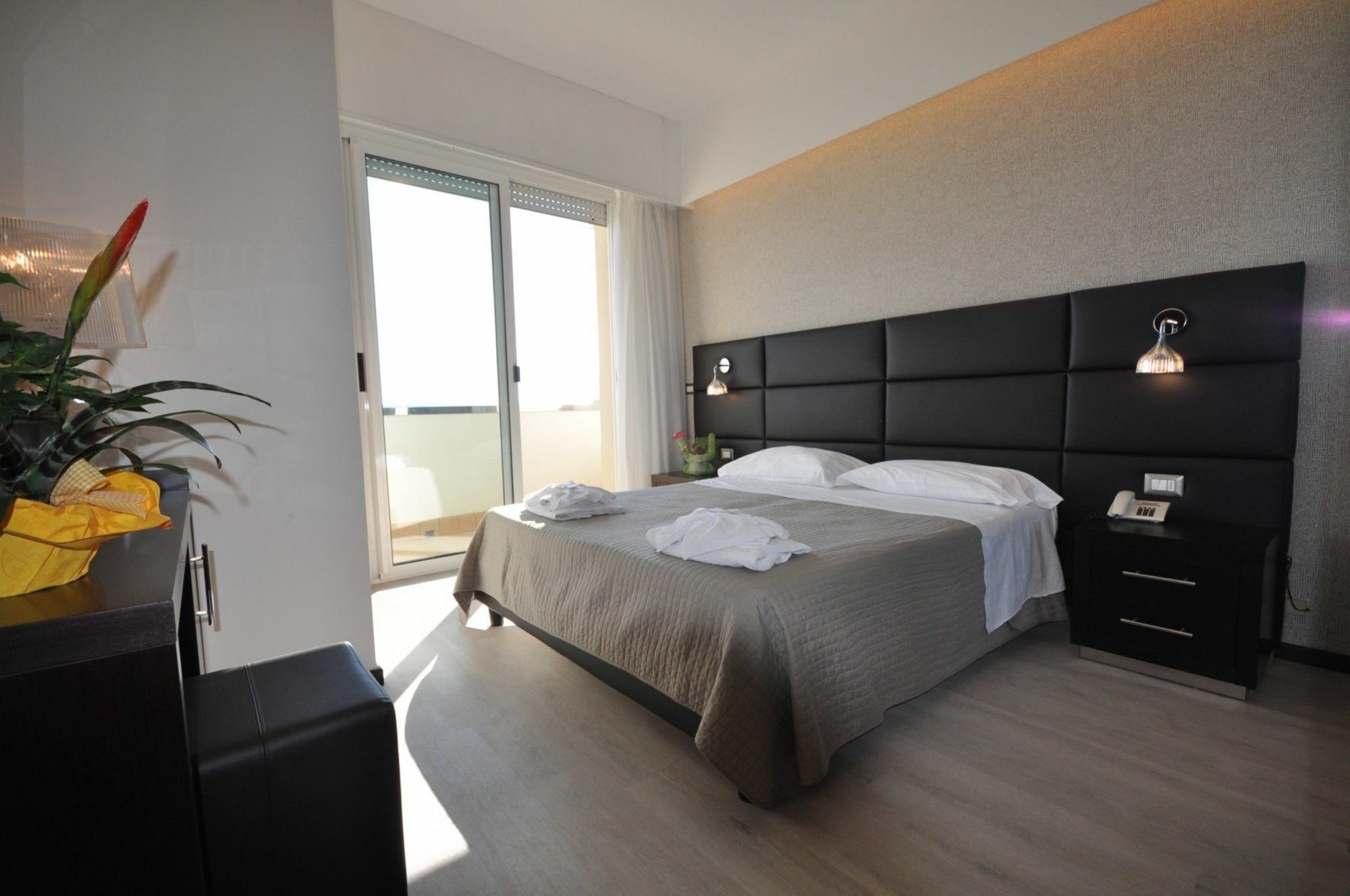 Hotel Adriatic&Beauty Rimini Extérieur photo